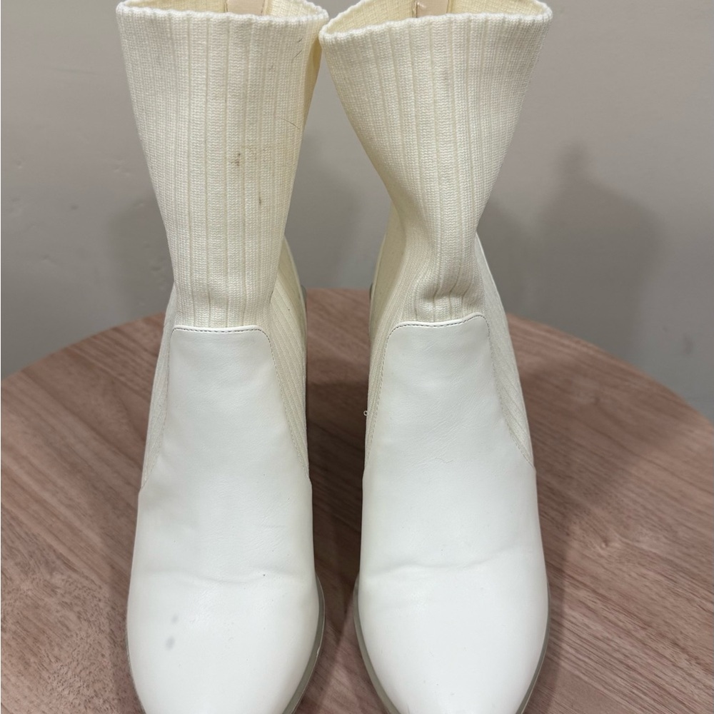 Elegant Cream Women's Boots